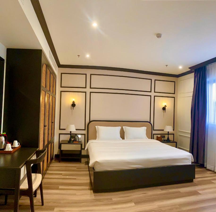 Hotel Khach San Robin Gia Nghia Extérieur photo