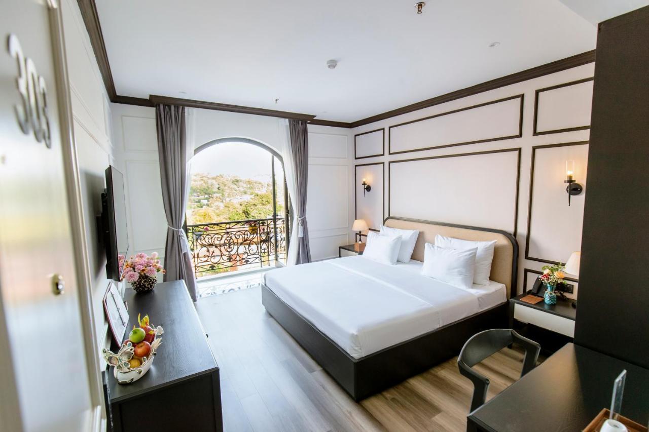 Hotel Khach San Robin Gia Nghia Extérieur photo